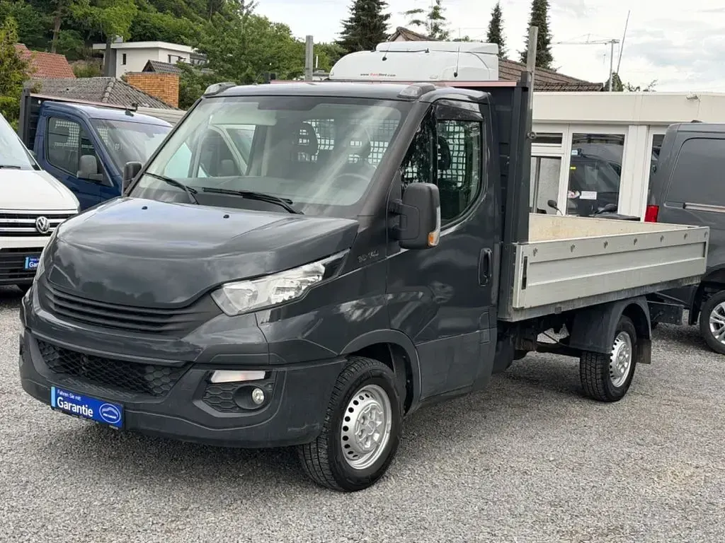 Gebraucht Iveco Daily 136 PS (100 kW) 2019 Weiß Van / Kleinbus