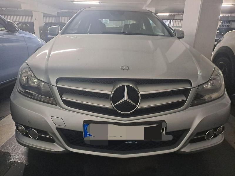 Gebraucht Mercedes C180 Edition 156 PS (114 kW) 2011 Grau Coupé