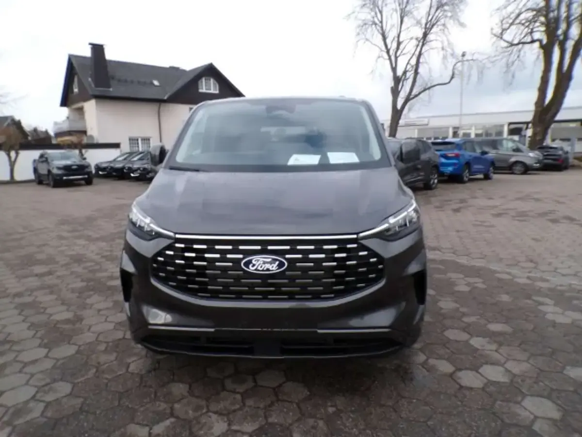 Neu Ford Tourneo Titanium X 170 PS (125 kW) 2026 Schwarz Van / Kleinbus