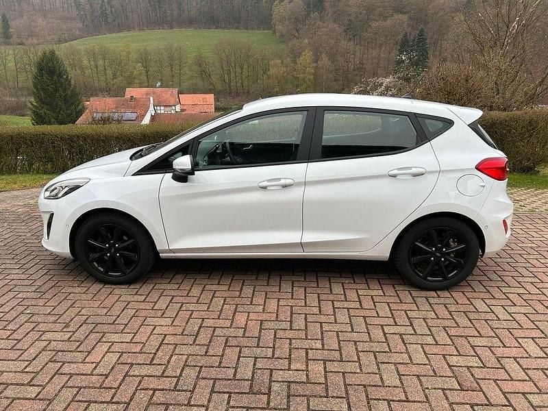 Gebraucht Ford Fiesta Cool & Connect 101 PS (74 kW) 2019 Weiß Kleinwagen