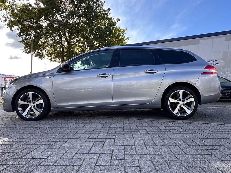 Grau Gebraucht 2016 Peugeot 308 Style Kombi | 11.999 € (Fairer Preis) - Bild 1/4