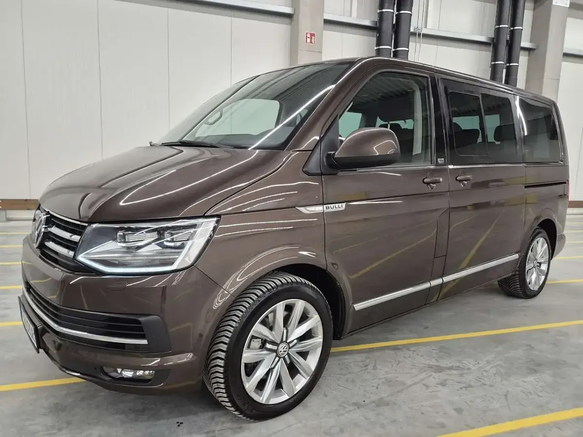 Gebraucht VW T6 Generation Six 204 PS (150 kW) 2016 Braun Van