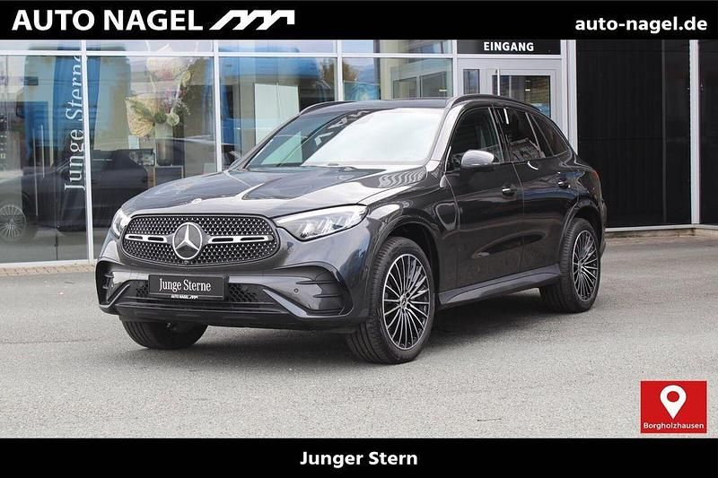 Grau Gebraucht 2025 Mercedes GLC300e AMG SUV | 61.490 € (Fairer Preis) - Bild 1/4