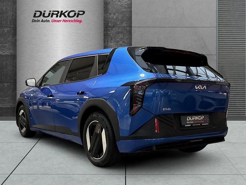 Neu Kia EV4 Earth 150 kW (204 PS) 2026 Blue flame met. Limousine