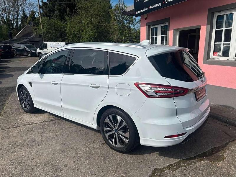 Gebraucht Ford S-MAX Titanium 190 PS (139 kW) 2022 Frostweiß Van / Kleinbus