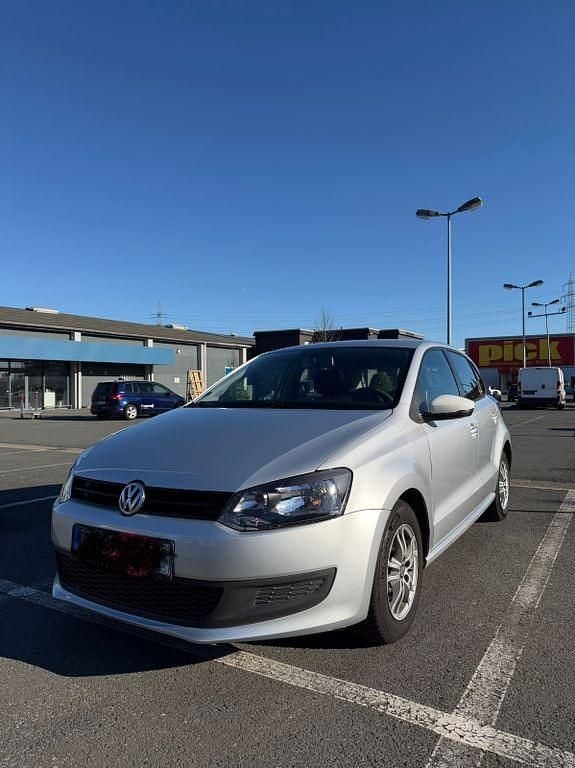 Gebraucht VW Polo 60 PS (44 kW) 2011 Silber Kleinwagen