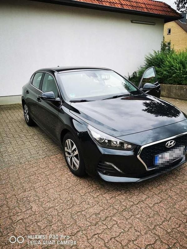 Schwarz Gebraucht 2019 Hyundai i30 Trend Kleinwagen | 13.500 € (Fairer Preis) - Bild 1/4