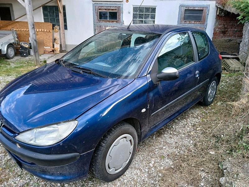 Gebraucht Peugeot 206 60 PS (44 kW) 2001 Blau Kleinwagen