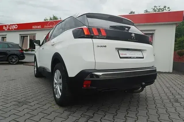 Gebraucht Peugeot 3008 Active 131 PS (96 kW) 2019 Weiss banquise SUV