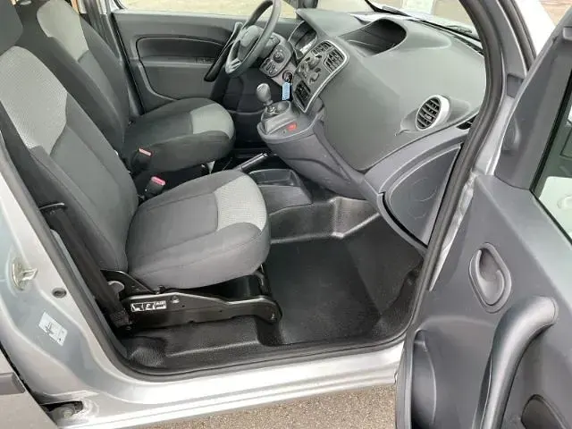Używany Renault Kangoo 95 KM (69 kW) 2021 Szary Minivan