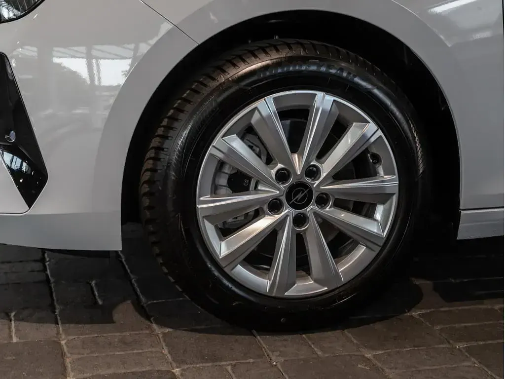 Neu Opel Astra Edition 131 PS (96 kW) 2026 Weiss / Kombi