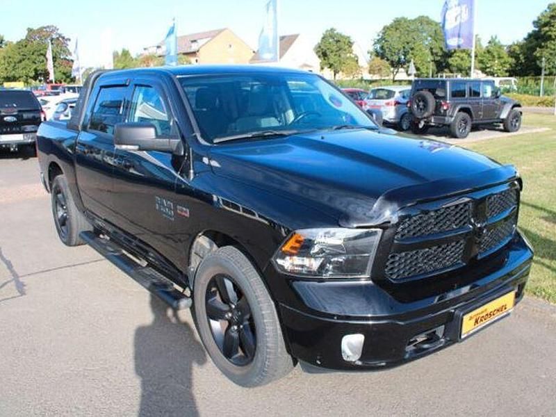 Gebraucht Dodge Ram 401 PS (294 kW) 2021 Schwarz Pickup