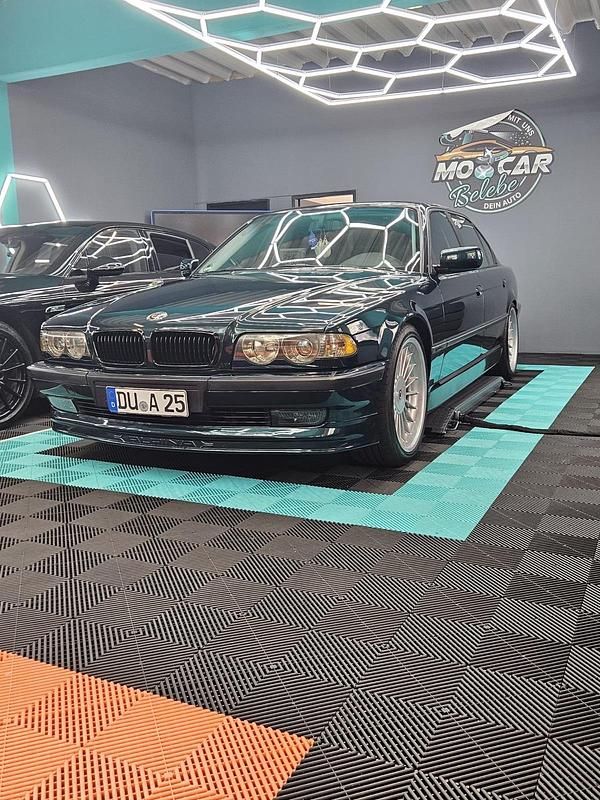 Grün Gebraucht 1998 BMW 735L Limousine | 9.000 € - Bild 1/4