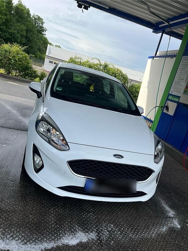 Gebraucht Ford Fiesta 72 PS (52 kW) 2019 Weiß Kleinwagen