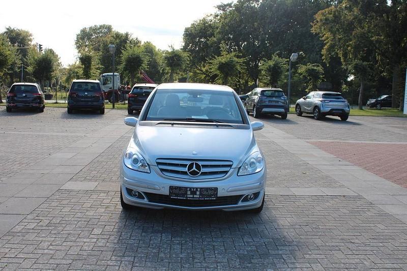Gebraucht Mercedes B170 116 PS (85 kW) 2006 Silber Van / Kleinbus