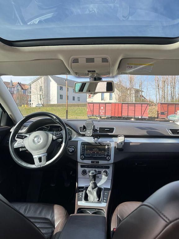Gebraucht VW Passat Highline 140 PS (102 kW) 2014 Braun Kombi