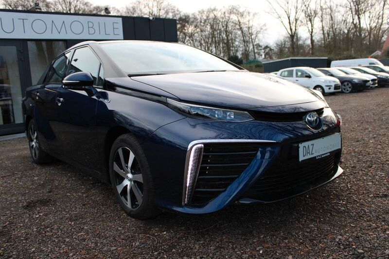 Blau Gebraucht 2020 Toyota Mirai Limousine | 10.995 € - Bild 1/4