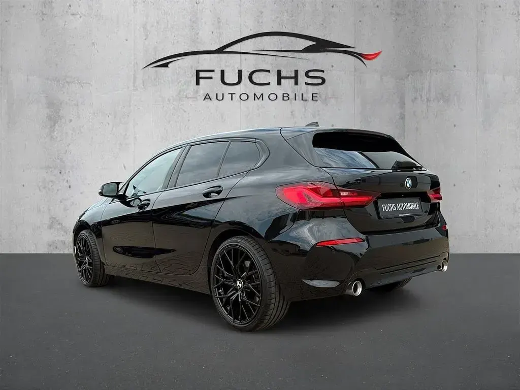 Gebraucht BMW 120 Sport Line 190 PS (139 kW) 2021 Schwarz Limousine