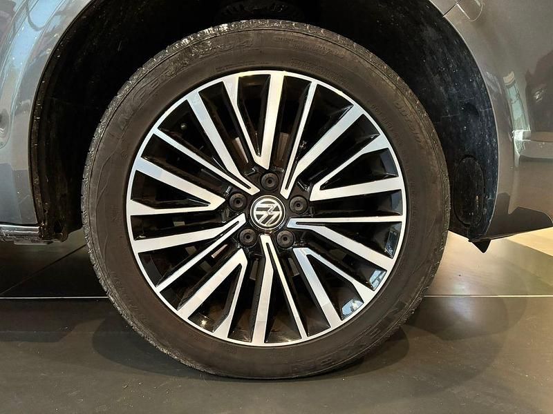 Gebraucht VW Multivan Highline 150 PS (110 kW) 2019 Grau Van