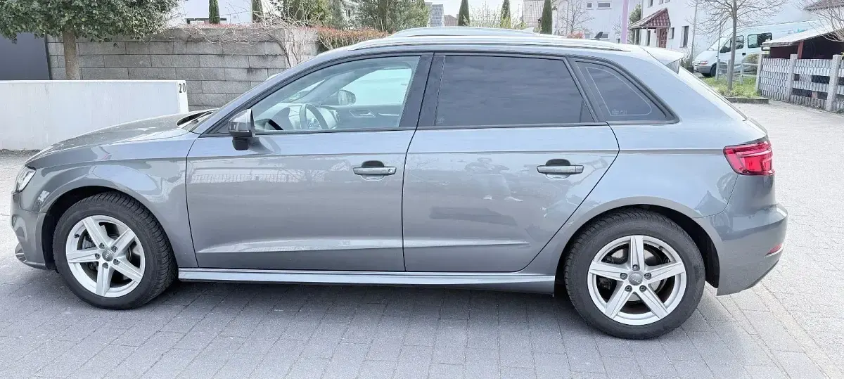 Gebraucht Audi A3 Sport 204 PS (150 kW) 2020 Grau Limousine