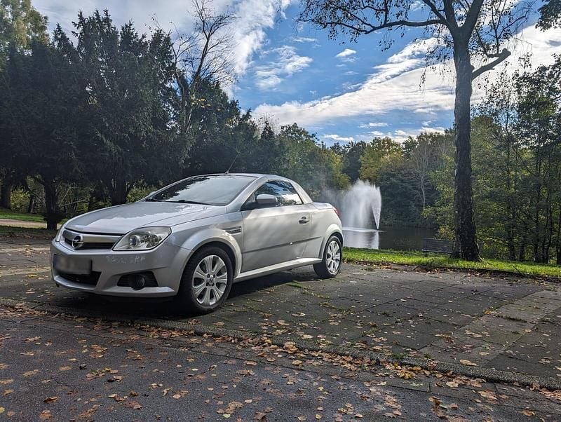 Gebraucht Opel Tigra 90 PS (66 kW) 2008 Silber Cabrio