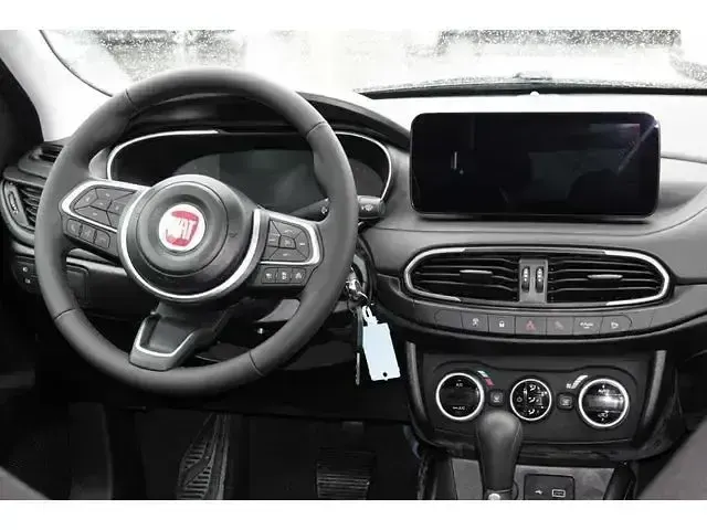 Gebraucht Fiat Tipo Cross 131 PS (96 kW) 2024 Grau Limousine