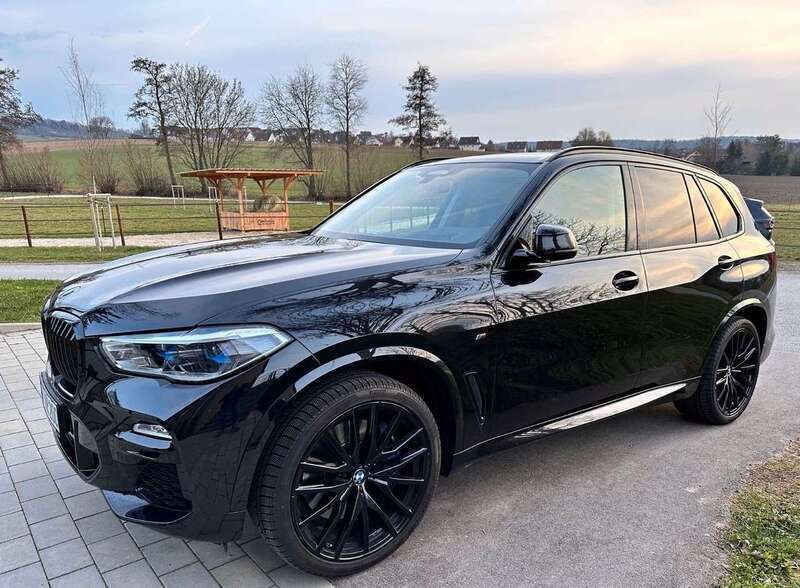 Schwarz Gebraucht 2021 BMW X5 M SUV | 71.500 € (Fairer Preis) - Bild 1/4