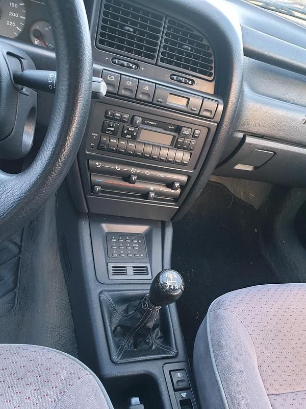 Gebraucht Citroën Xantia 121 PS (88 kW) 1994 Silber Kleinwagen