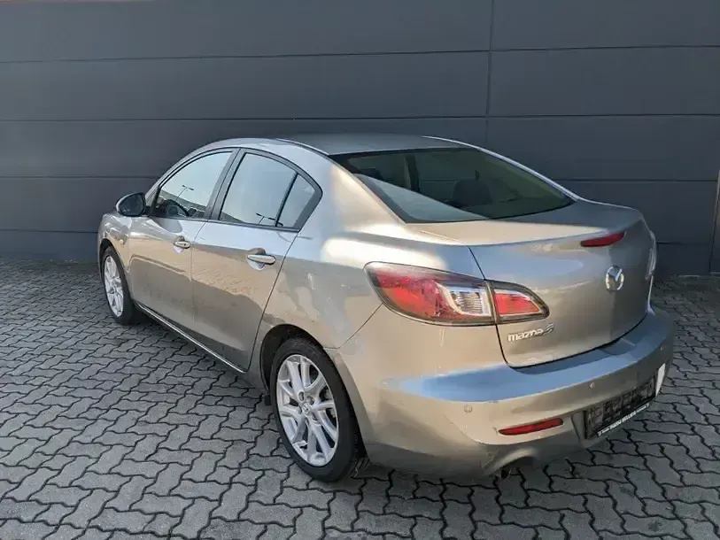 Gebraucht Mazda 3 Edition 105 PS (77 kW) 2012 Plutossilber metallic (metallic) Limousine