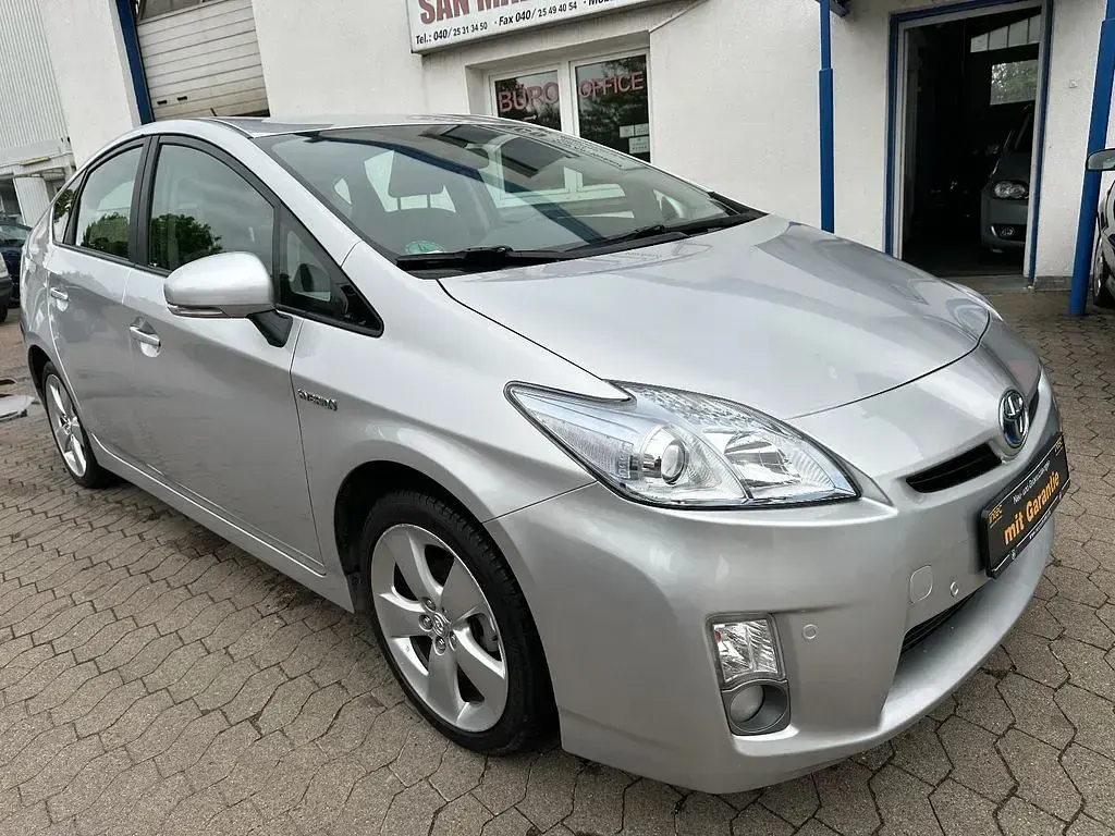 Gebraucht Toyota Prius Life 99 PS (72 kW) 2010 Silber Kleinwagen