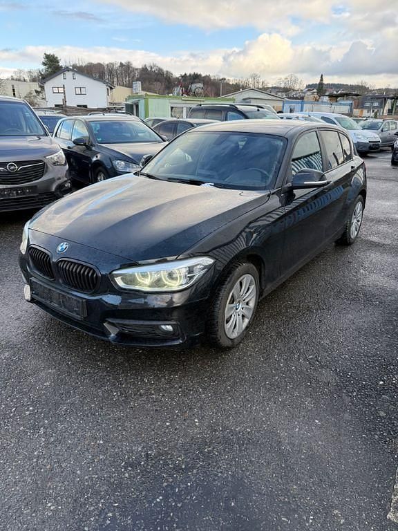 Gebraucht BMW 116 Advantage 109 PS (80 kW) 2015 Schwarz Kleinwagen