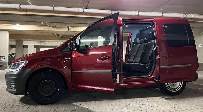 Gebraucht VW Caddy Trendline 150 PS (110 kW) 2019 Rot Van / Kleinbus