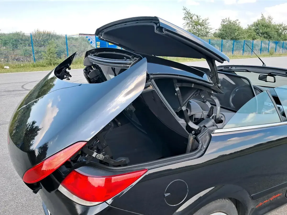 Gebraucht Opel Astra 105 PS (77 kW) 2009 Schwarz Cabrio