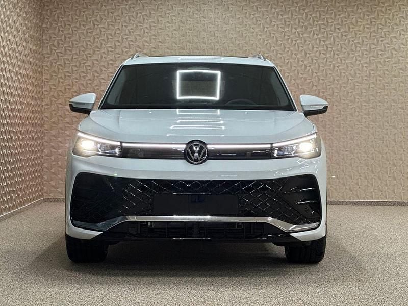 Weiß Neu 2025 VW Tiguan SUV | 36.999 € (Superpreis) - Bild 1/4