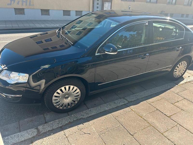 Gebraucht VW Passat 101 PS (74 kW) 2006 Schwarz Limousine