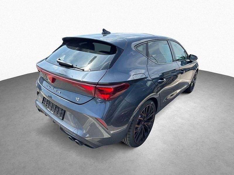 Neu Cupra Leon VZ 300 PS (220 kW) 2025 Grau Kleinwagen