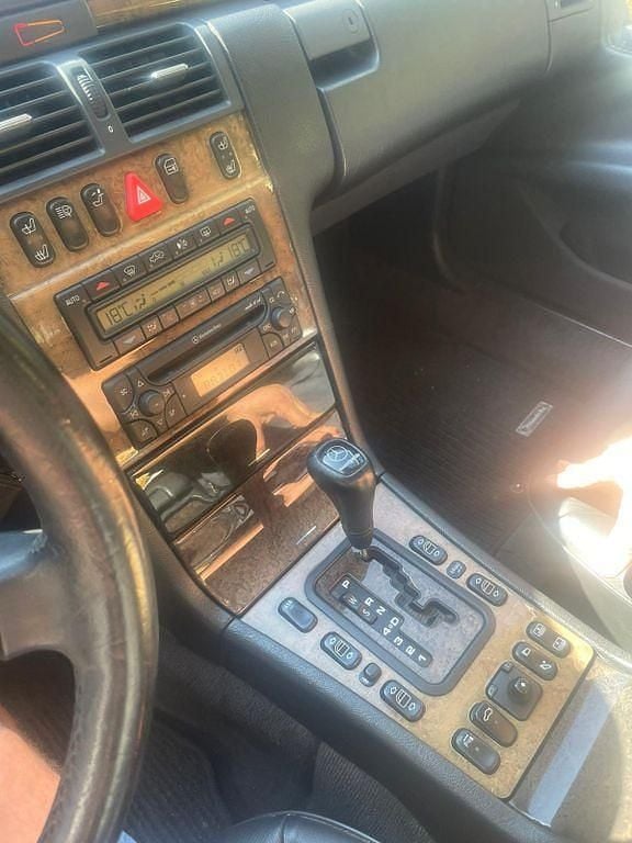 Gebraucht Mercedes E240 175 PS (128 kW) 1998 Silber Limousine