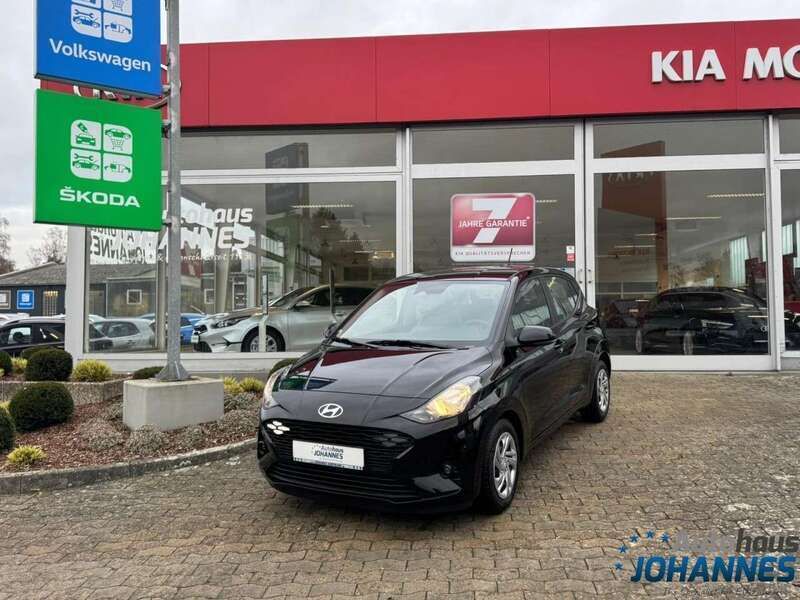 Schwarz Neu 2024 Hyundai i10 Kleinwagen | 14.990 € (Guter Preis) - Bild 1/4