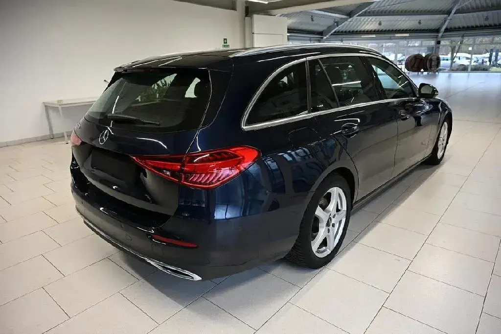 Gebraucht Mercedes C200 184 PS (135 kW) 2022 Blau Kombi