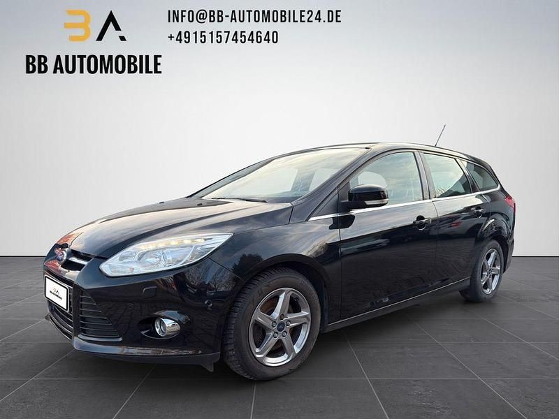 Schwarz Gebraucht 2011 Ford Focus Titanium Limousine | 2.499 € (Guter Preis) - Bild 1/4