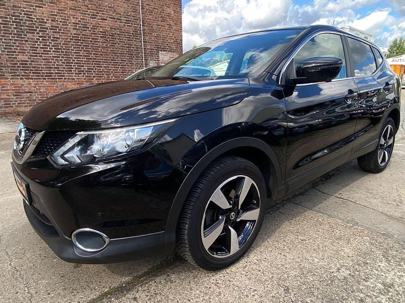 Schwarz Gebraucht 2016 Nissan Qashqai 360º SUV | 12.390 € (Fairer Preis) - Bild 1/4