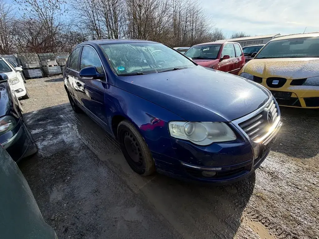 Gebraucht VW Passat Comfortline 140 PS (102 kW) 2005 Blau Limousine