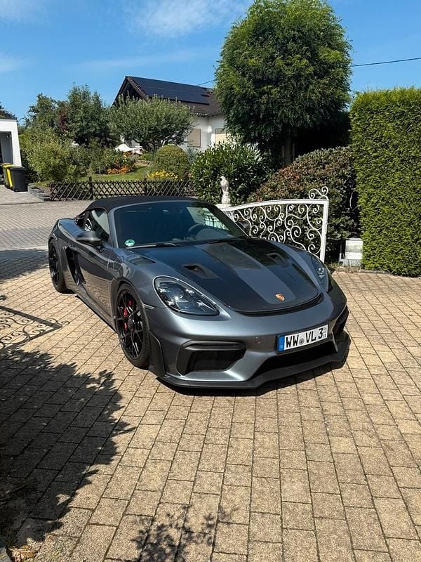 Grau Gebraucht 2024 Porsche Boxster Spyder Cabrio | 159.500 € (Fairer Preis) - Bild 1/4