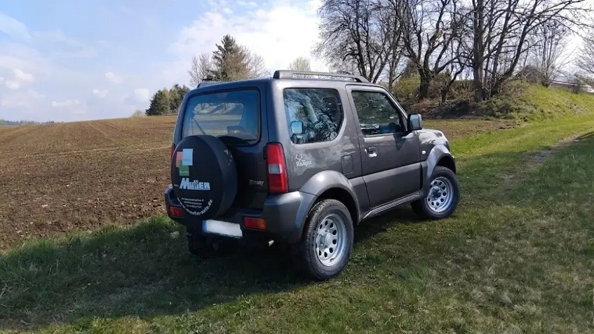 Gebraucht Suzuki Jimny Club 84 PS (61 kW) 2017 Grau SUV