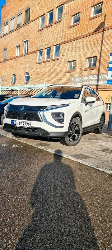 Gebraucht Mitsubishi Eclipse Cross Edition 150 PS (110 kW) 2022 Weiß SUV