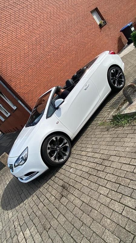 Second-hand Opel Cascada 2016 Alb Cabrio