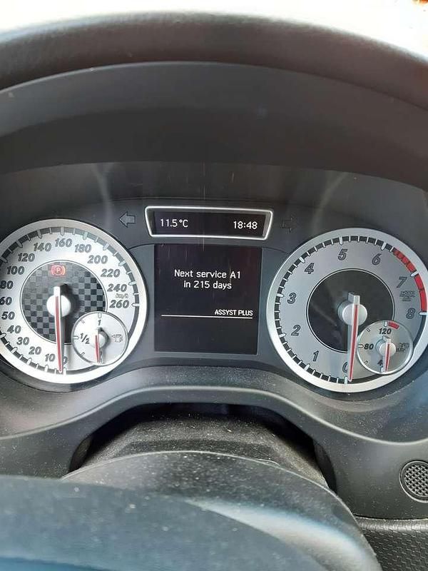 Gebraucht Mercedes A180 122 PS (89 kW) 2013 Silber Limousine