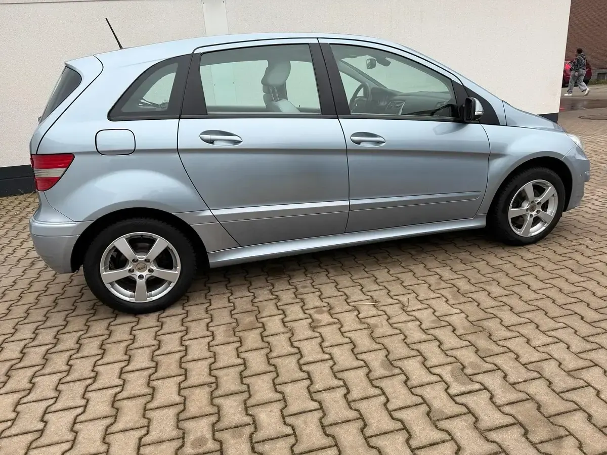 Gebraucht Mercedes B200 136 PS (100 kW) 2008 Grau Van / Kleinbus
