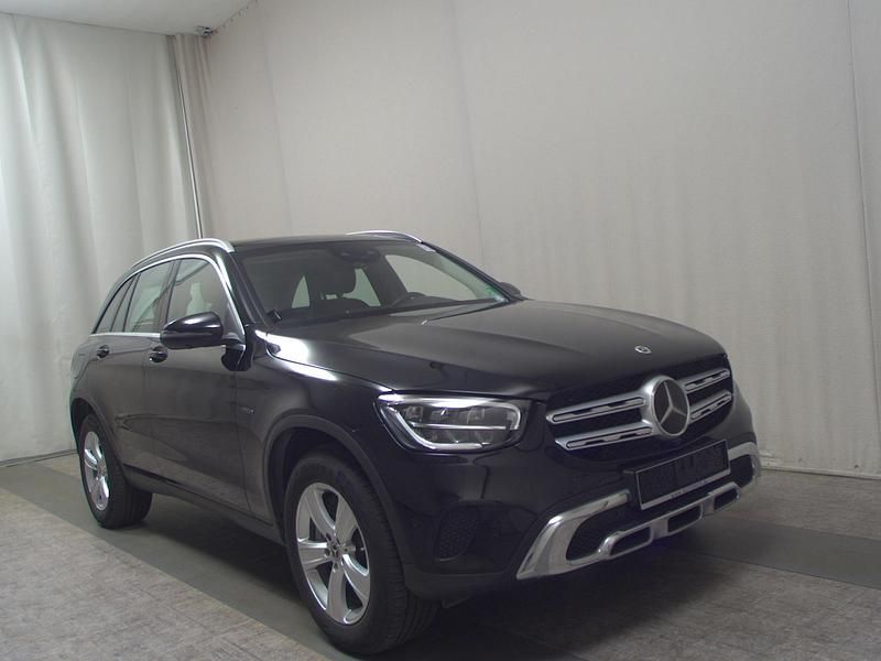 Gebraucht Mercedes GLC300e 306 PS (225 kW) 2021 Schwarz SUV