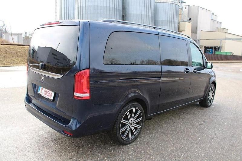 Gebraucht Mercedes V300 237 PS (174 kW) 2021 Blau Van / Kleinbus